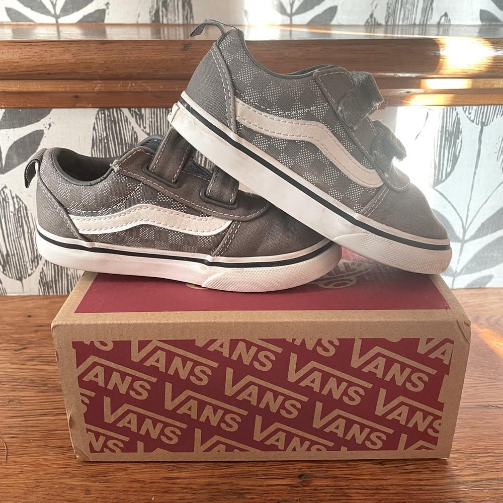 Little boys Vans size 9